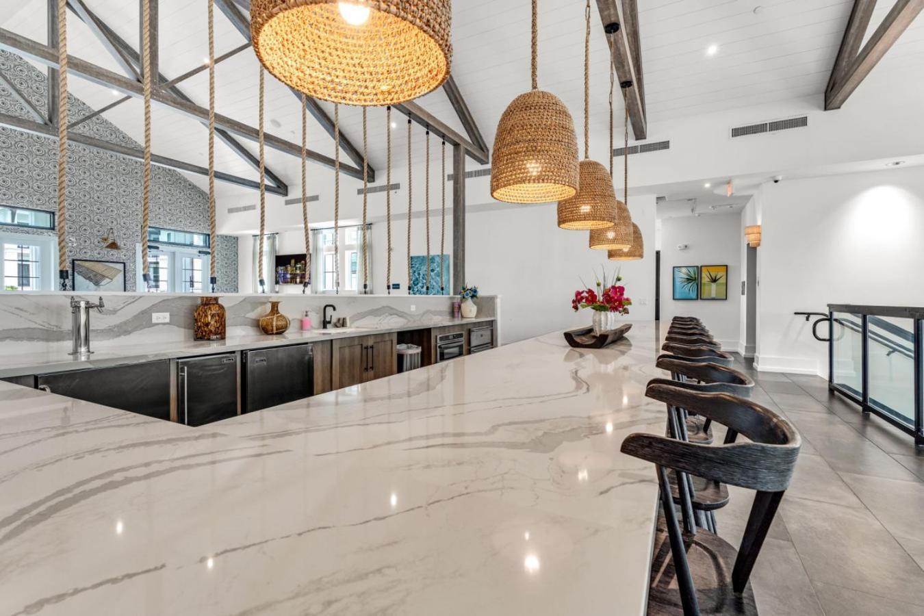 Sunny 2-Bed Oasis Pool And Gym In Apollo Beach Bagian luar foto