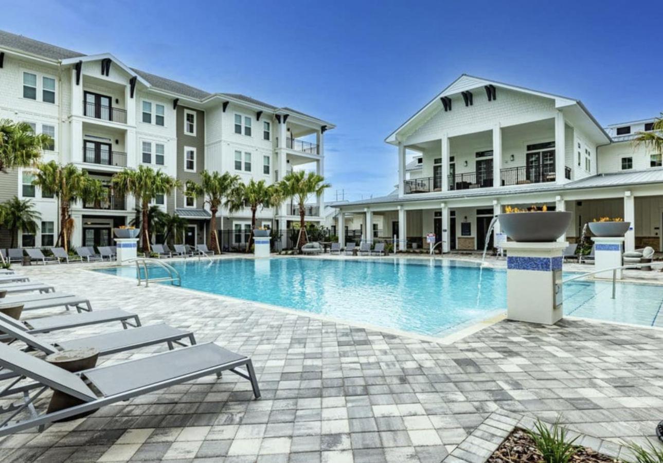 Sunny 2-Bed Oasis Pool And Gym In Apollo Beach Bagian luar foto