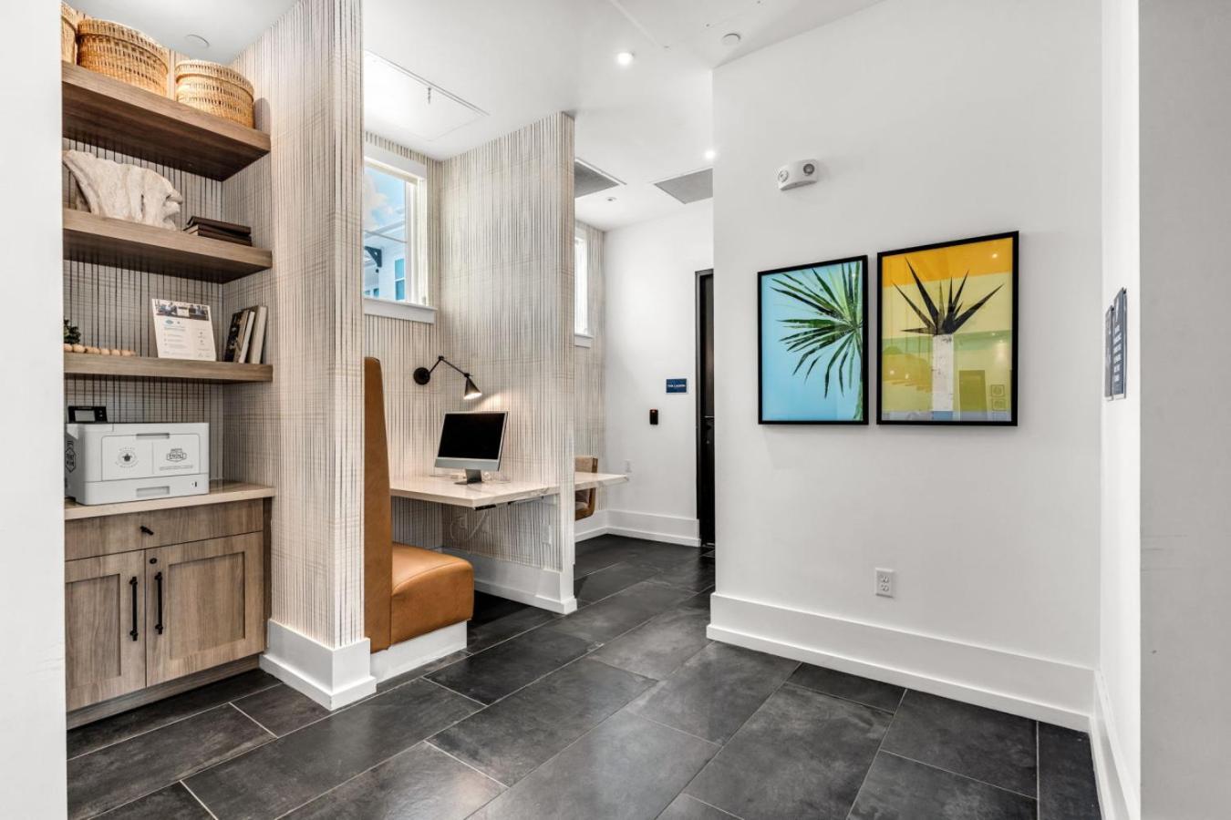 Sunny 2-Bed Oasis Pool And Gym In Apollo Beach Bagian luar foto