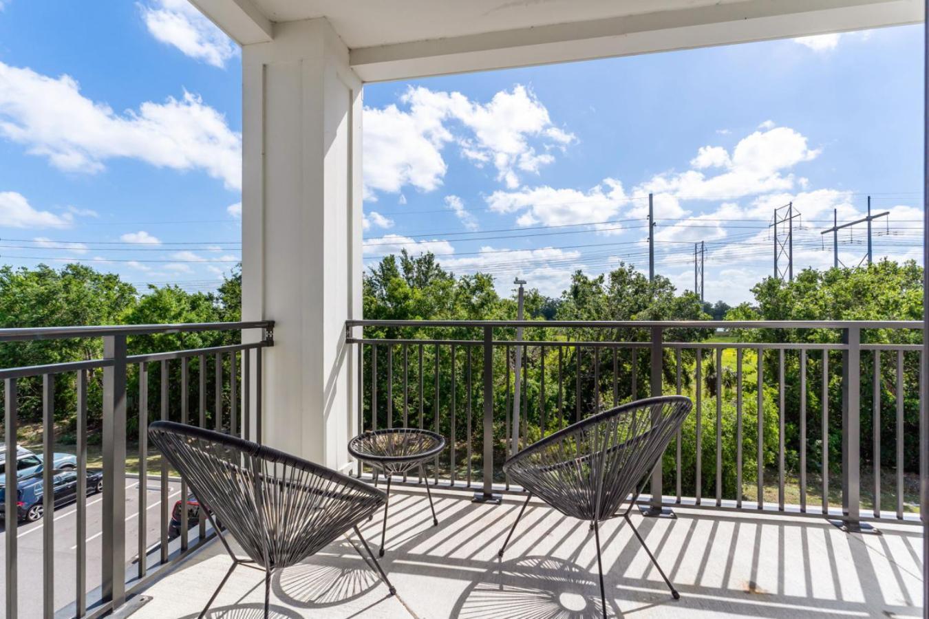 Sunny 2-Bed Oasis Pool And Gym In Apollo Beach Bagian luar foto