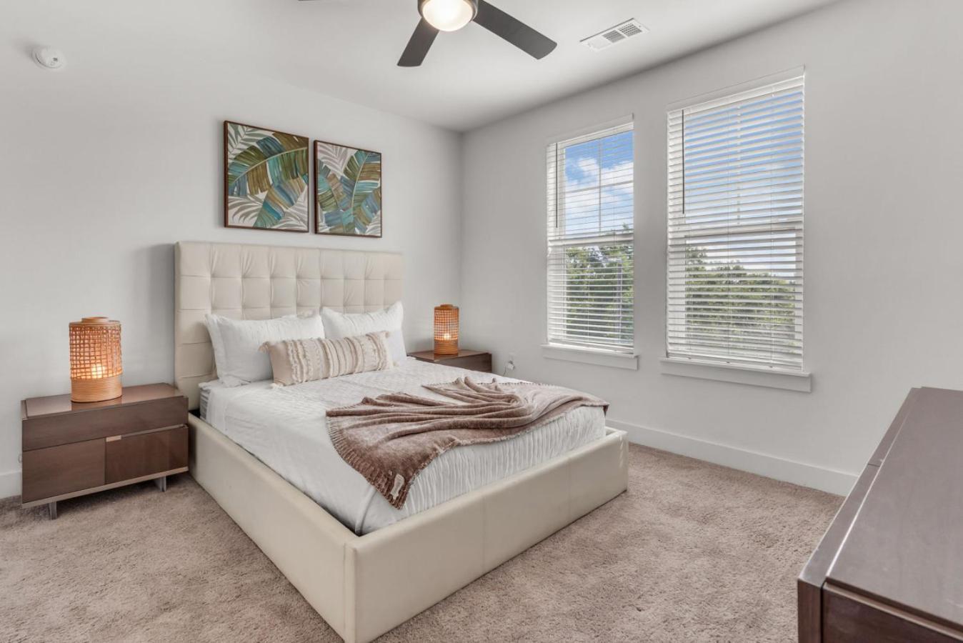 Sunny 2-Bed Oasis Pool And Gym In Apollo Beach Bagian luar foto
